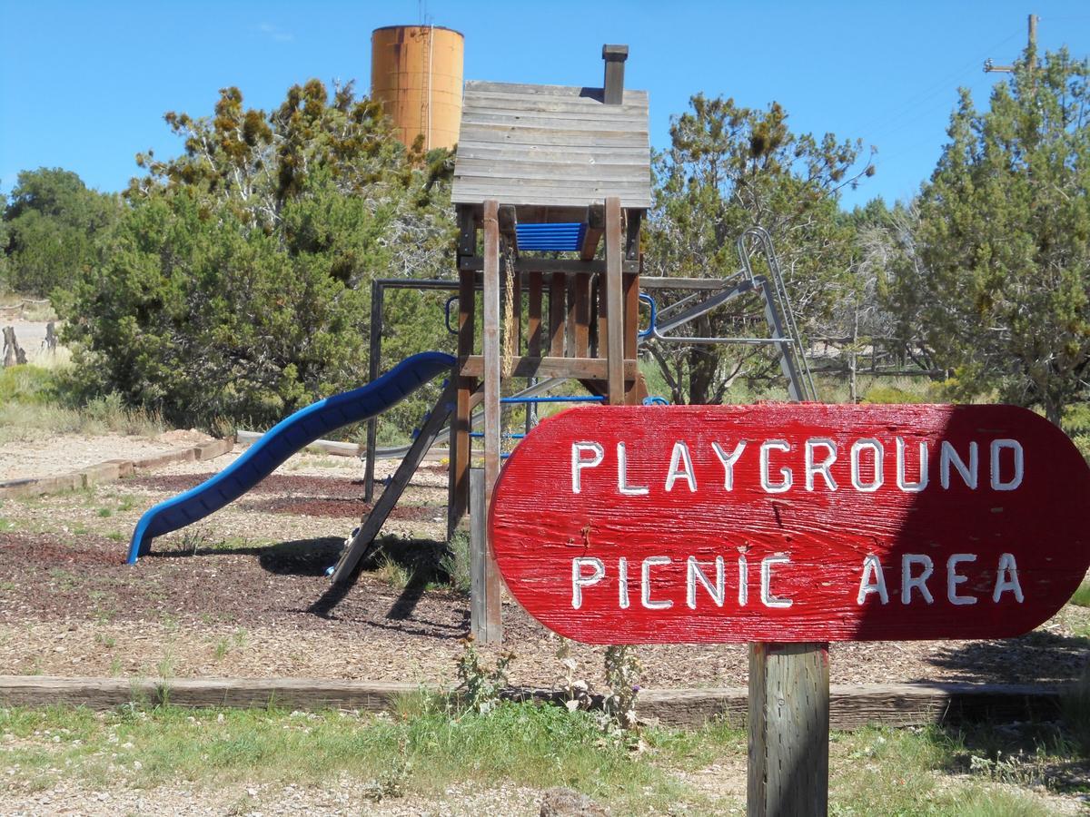 Grand Canyon Caverns Inn Пийч Спрингс Екстериор снимка