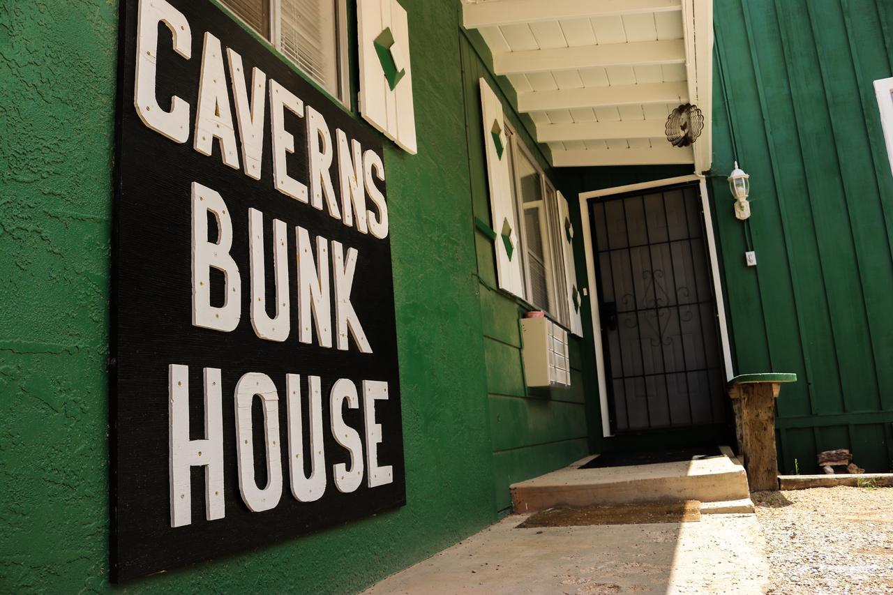 Grand Canyon Caverns Inn Пийч Спрингс Екстериор снимка
