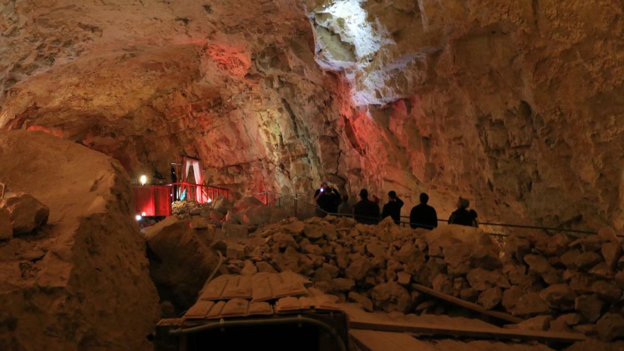 Grand Canyon Caverns Inn Пийч Спрингс Екстериор снимка